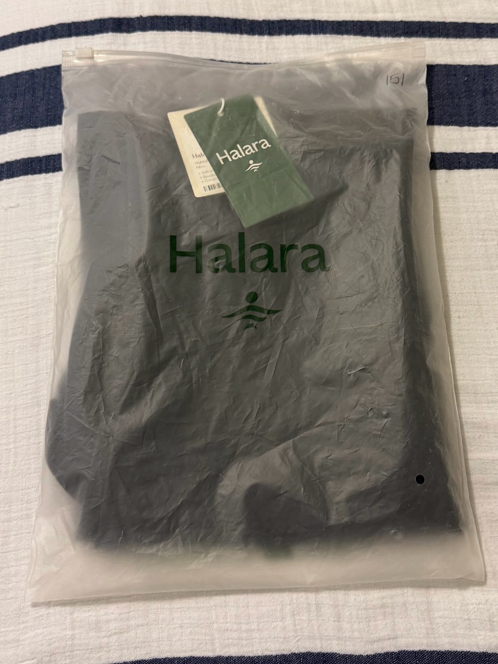 HALARA UltraSculpt High Waisted Bootcut Leggings with Pockets. NWT, Medium. - Picture 9 of 13